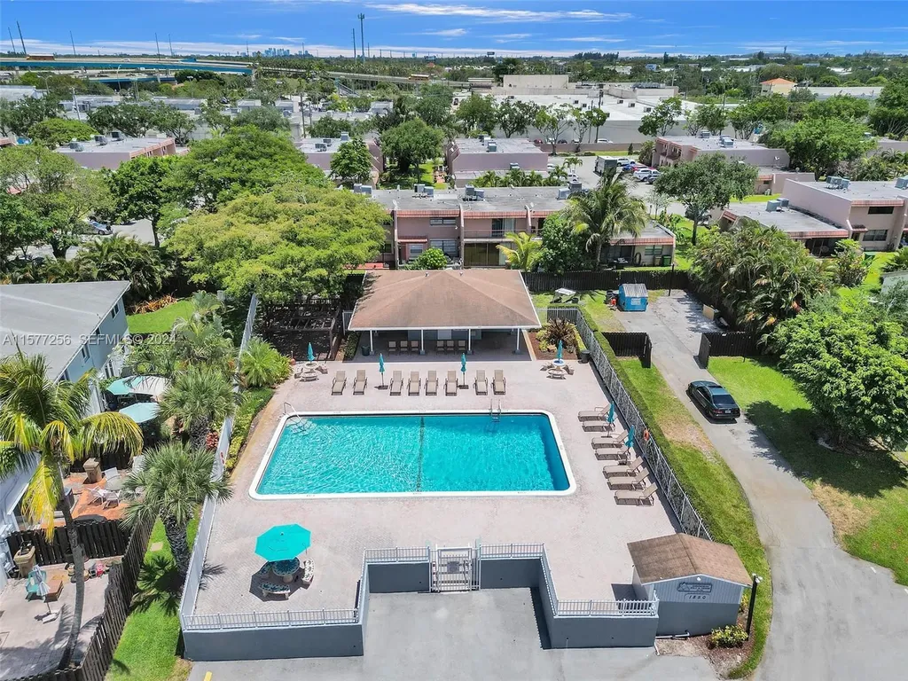1829 SW 81st Way Davie FL 33324