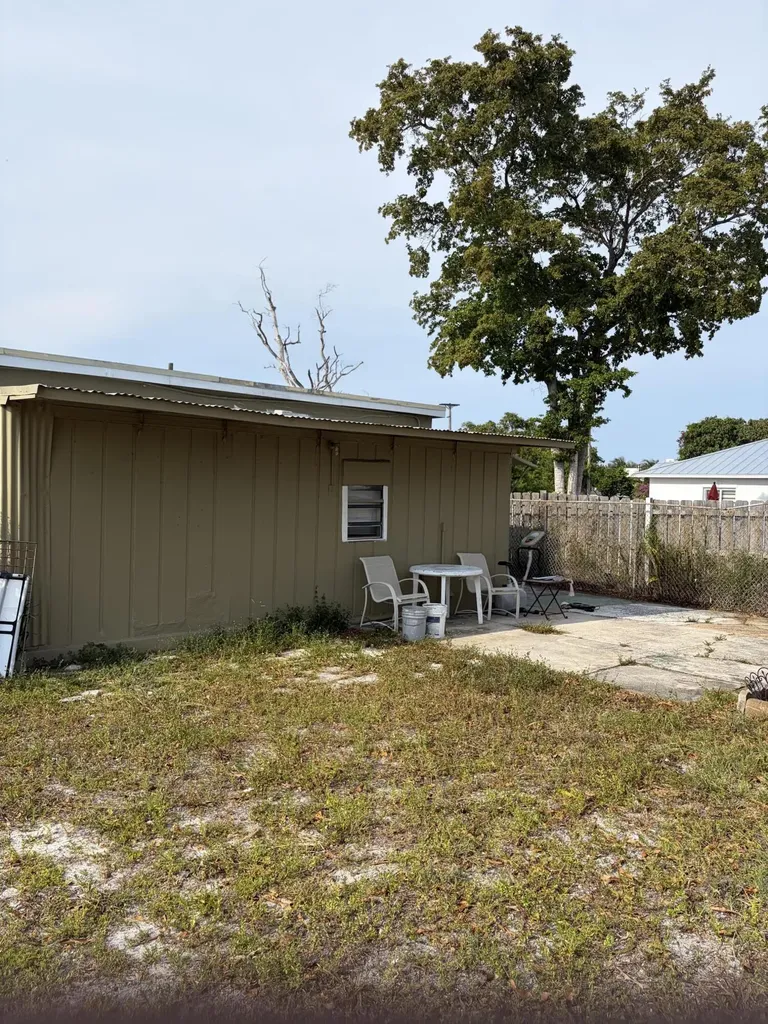 198 SE 4th Street Delray Beach FL 33483