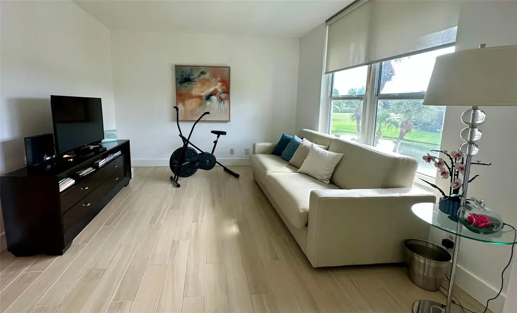 7582 Regency Lake Drive Boca Raton FL 33433