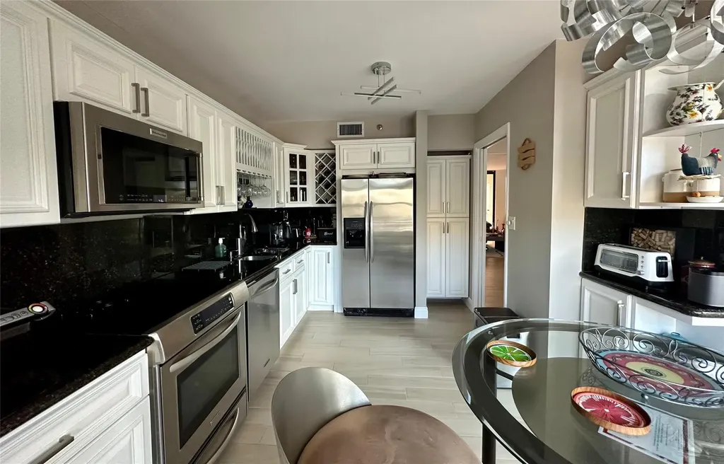 7582 Regency Lake Drive Boca Raton FL 33433