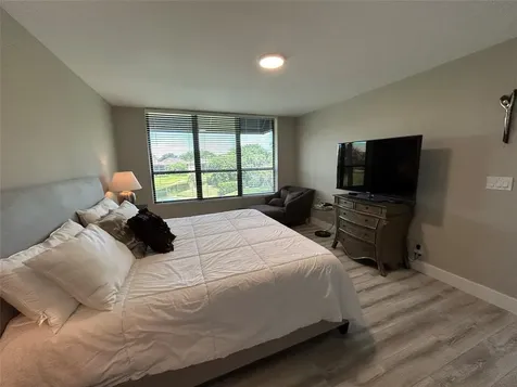 7582 Regency Lake Drive Boca Raton FL 33433