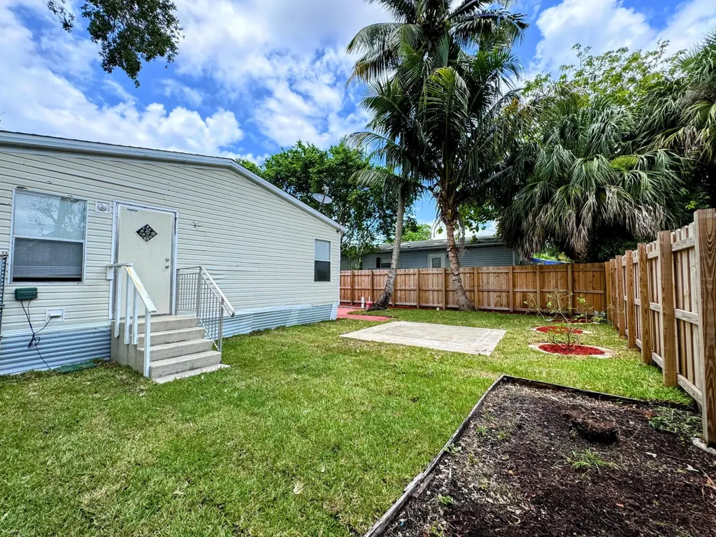 10580 Sandalfoot Boulevard Boca Raton FL 33428