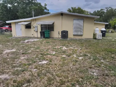325 SE 16th Avenue Okeechobee FL 34974