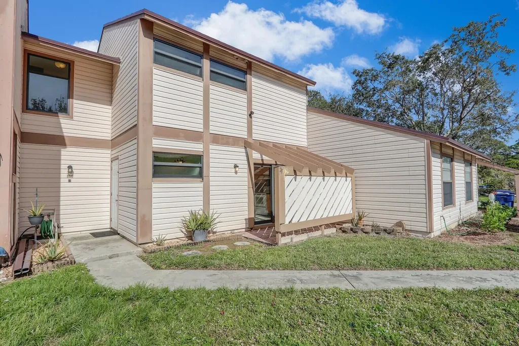 113 Sherwood Circle Jupiter FL 33458
