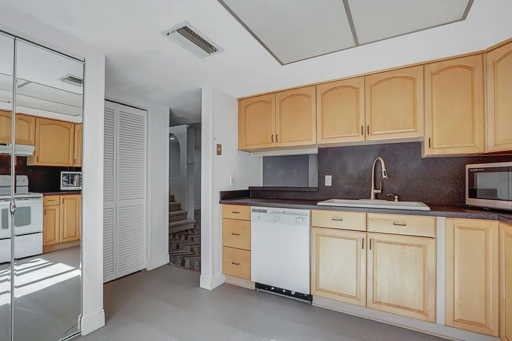 113 Sherwood Circle Jupiter FL 33458