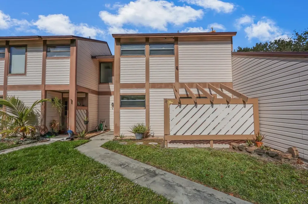 113 Sherwood Circle Jupiter FL 33458