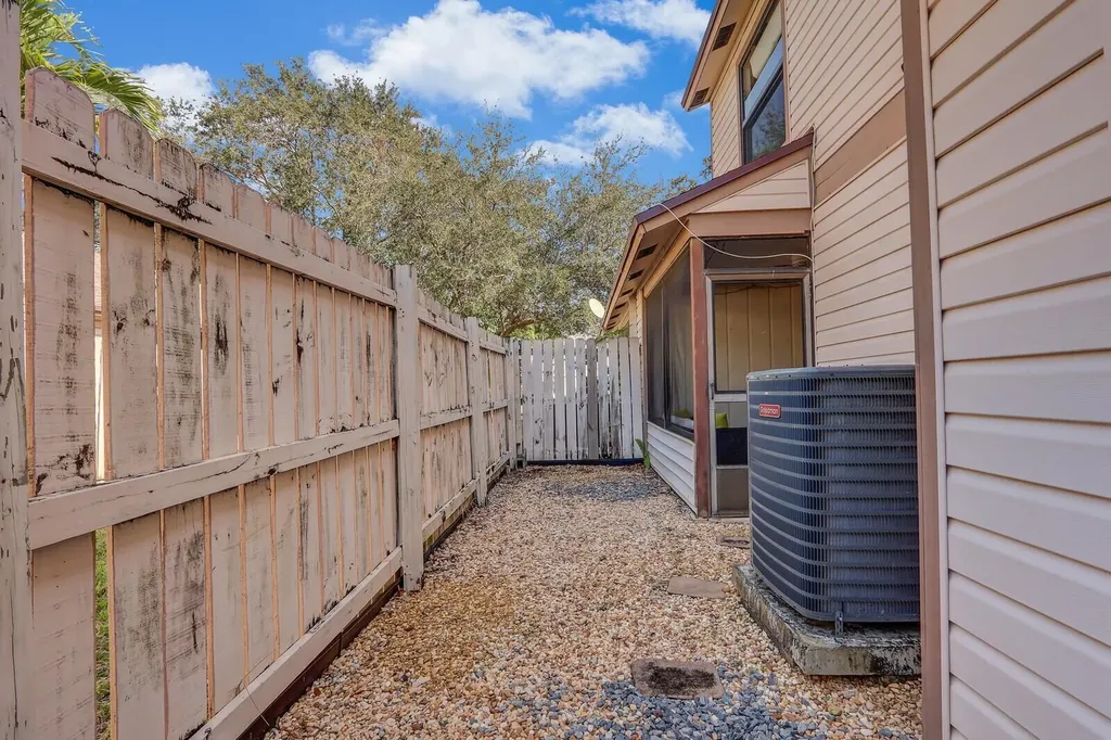 113 Sherwood Circle Jupiter FL 33458