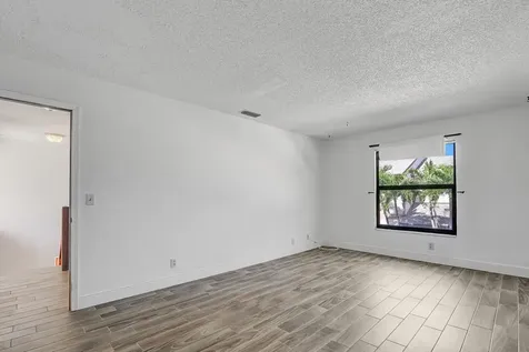113 Sherwood Circle Jupiter FL 33458