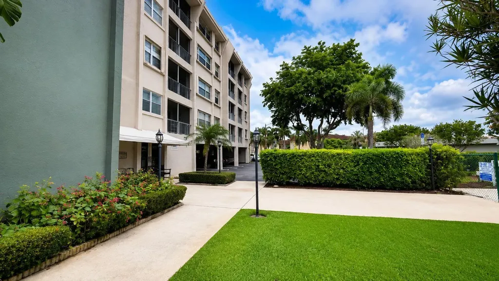 505 Spencer Drive West Palm Beach FL 33409