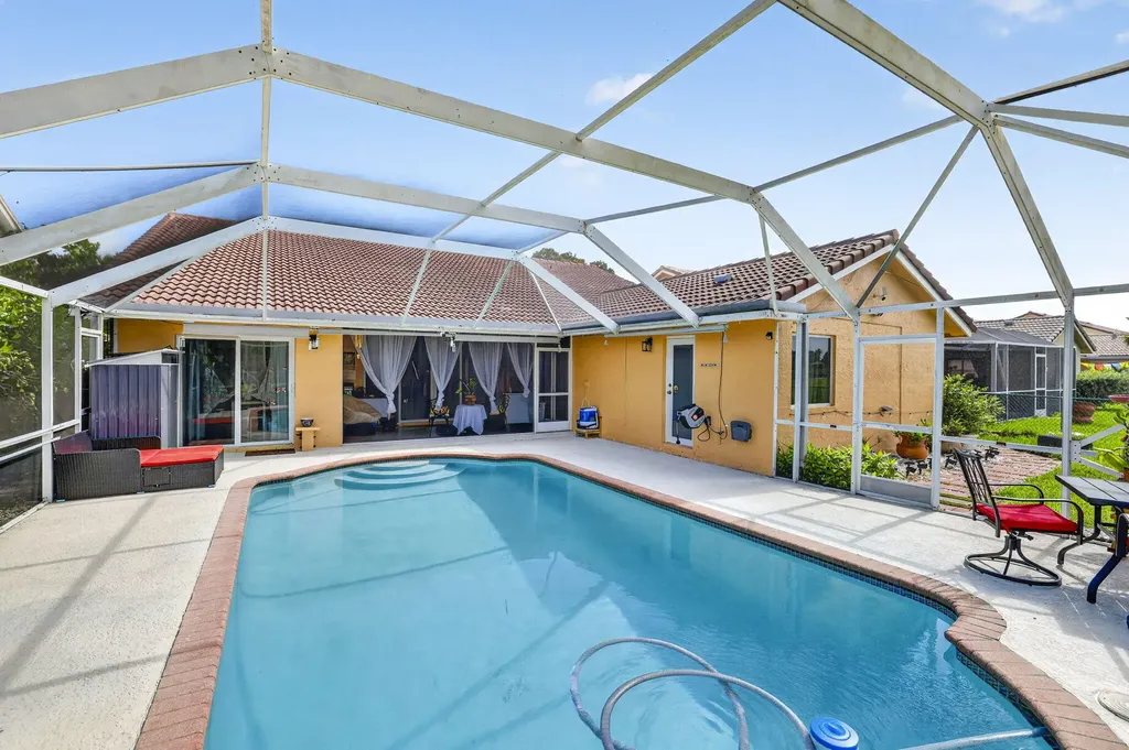 12436 SW 1st Street Coral Springs FL 33071