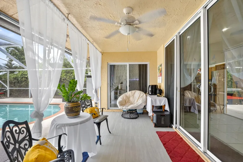 12436 SW 1st Street Coral Springs FL 33071