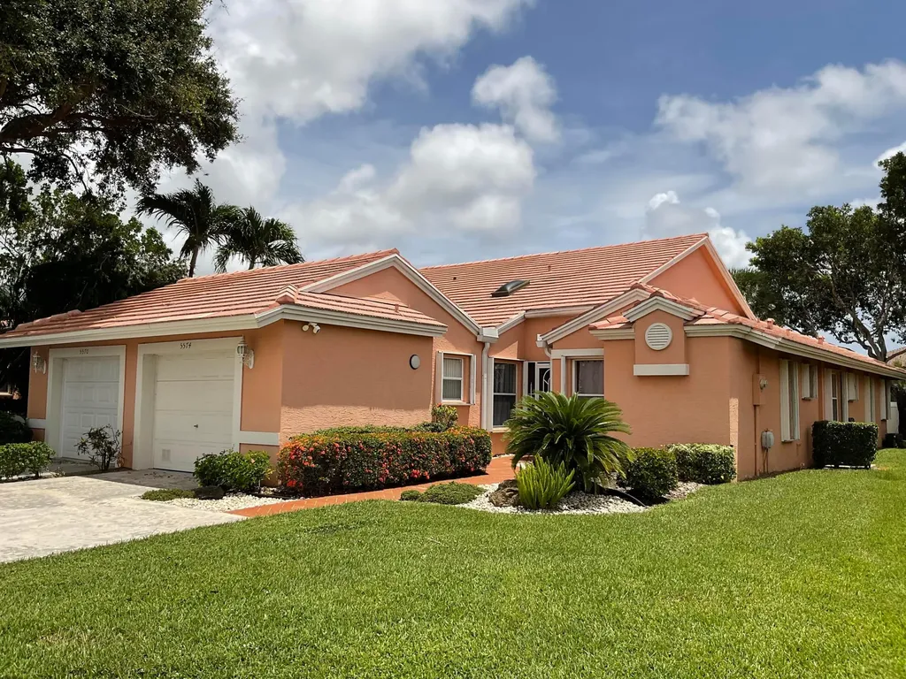 5574 Royal Lake Circle Boynton Beach FL 33437