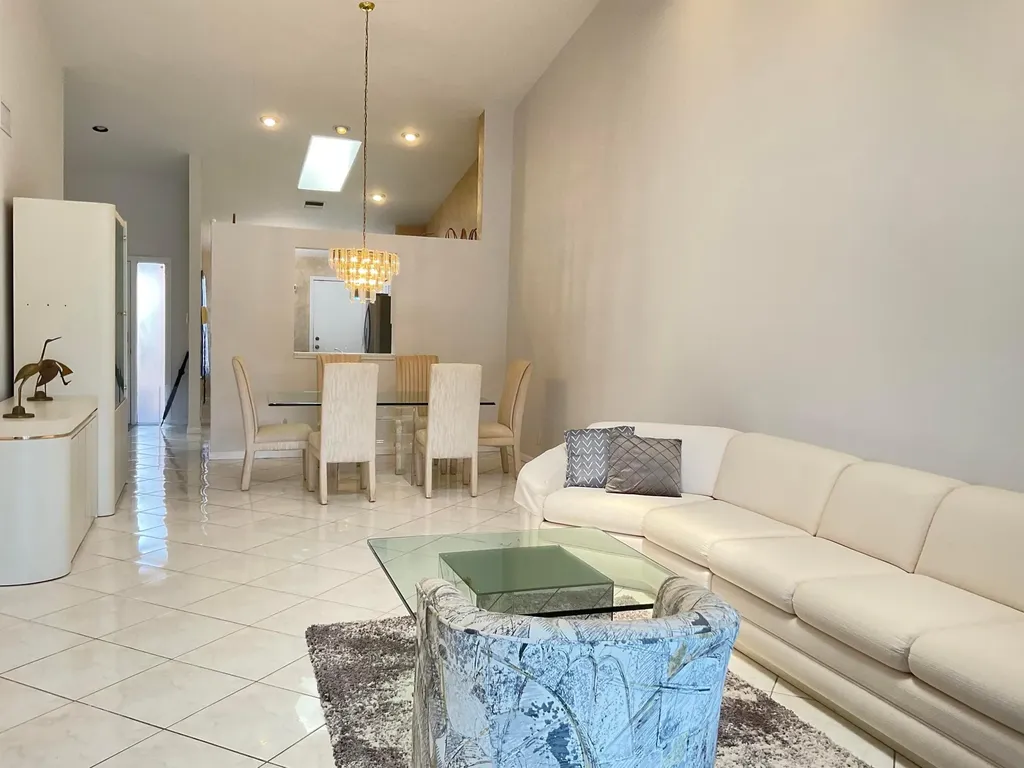 5574 Royal Lake Circle Boynton Beach FL 33437