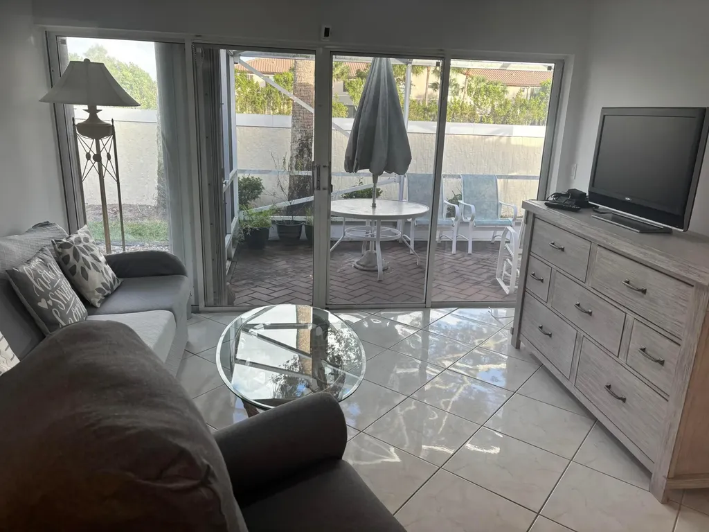 5574 Royal Lake Circle Boynton Beach FL 33437