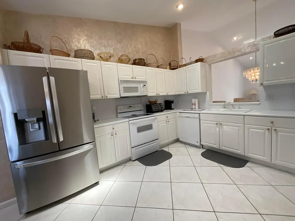5574 Royal Lake Circle Boynton Beach FL 33437