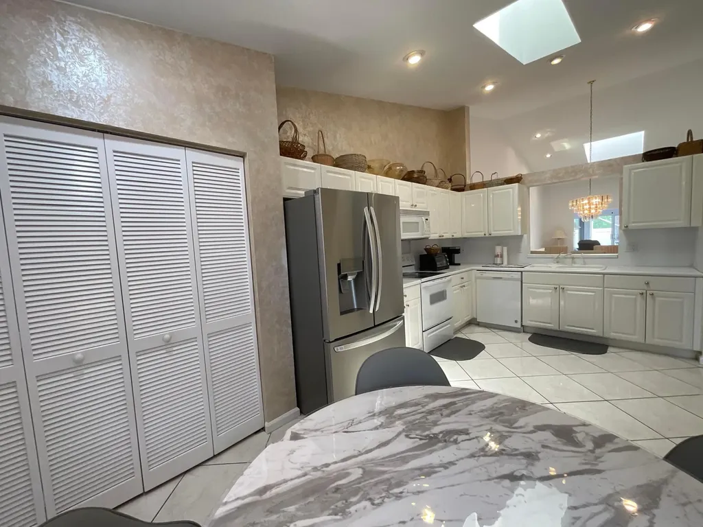 5574 Royal Lake Circle Boynton Beach FL 33437