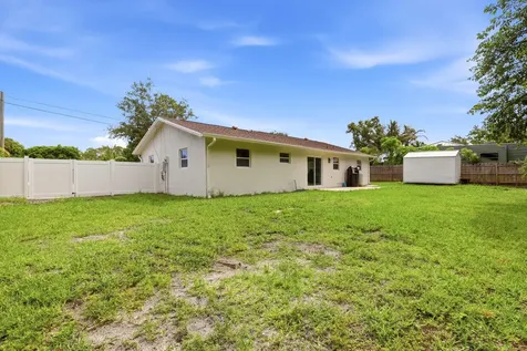 15409 Los Angeles Drive Loxahatchee Groves FL 33470