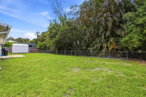 15409 Los Angeles Drive Loxahatchee Groves FL 33470