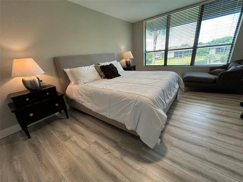 7582 Regency Lake Drive Boca Raton FL 33433
