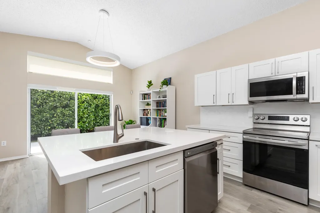 5349 NW 117th Avenue Coral Springs FL 33076