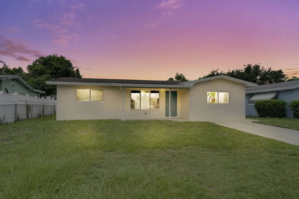 4142 Kirkland Lane Lake Worth FL 33461