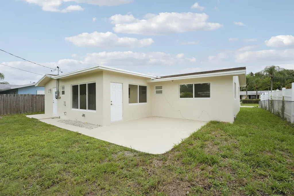 4142 Kirkland Lane Lake Worth FL 33461
