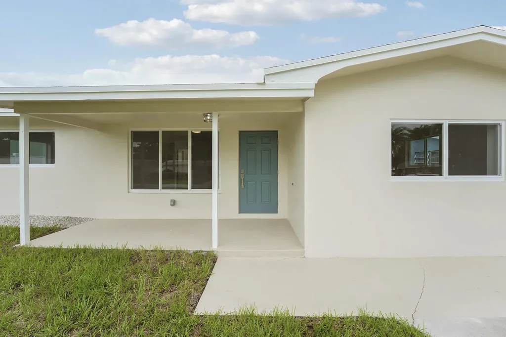 4142 Kirkland Lane Lake Worth FL 33461