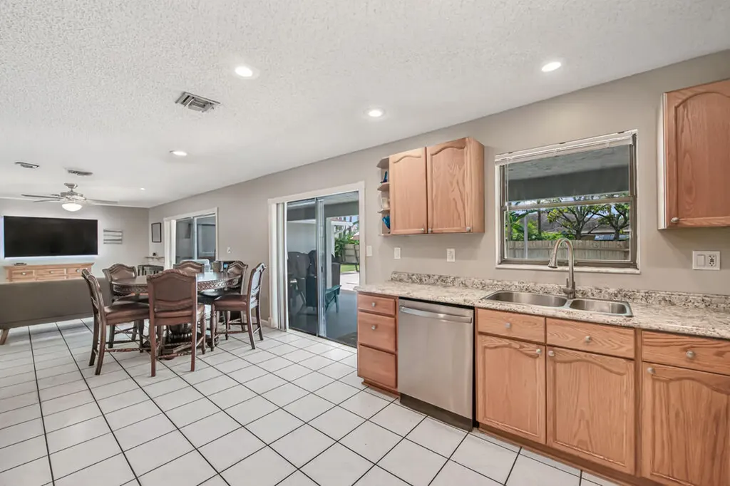 100 Greenwood Court Royal Palm Beach FL 33411