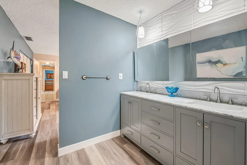 100 Greenwood Court Royal Palm Beach FL 33411
