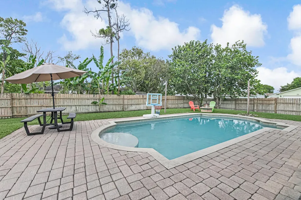 100 Greenwood Court Royal Palm Beach FL 33411