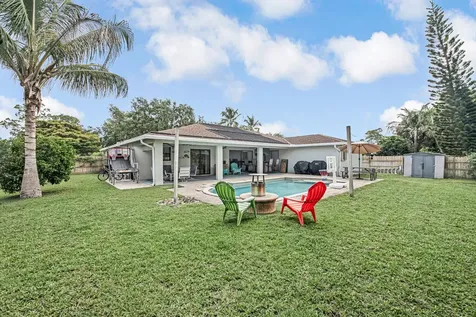 100 Greenwood Court Royal Palm Beach FL 33411