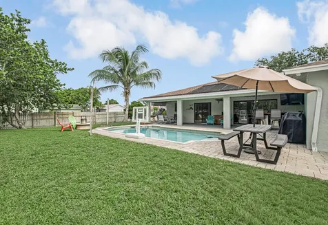 100 Greenwood Court Royal Palm Beach FL 33411