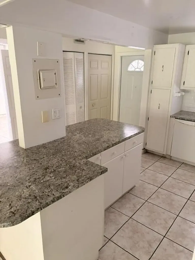 607 S State Road 7 Margate FL 33068