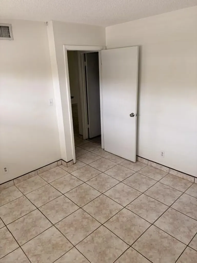 607 S State Road 7 Margate FL 33068