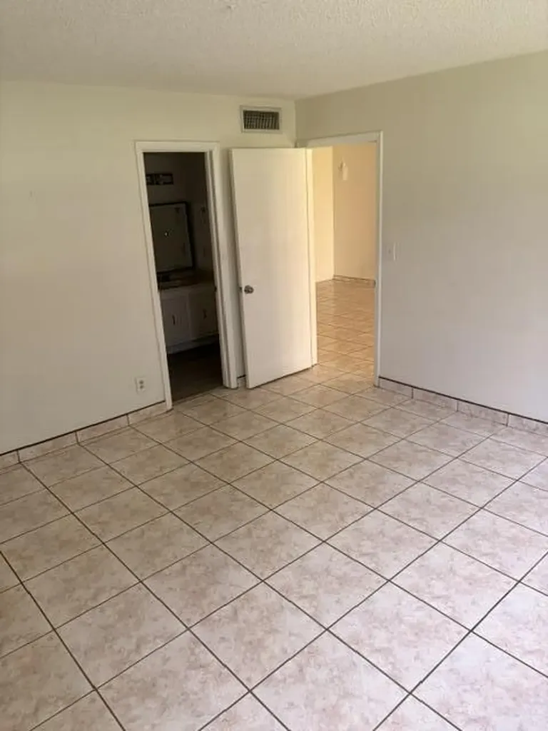 607 S State Road 7 Margate FL 33068