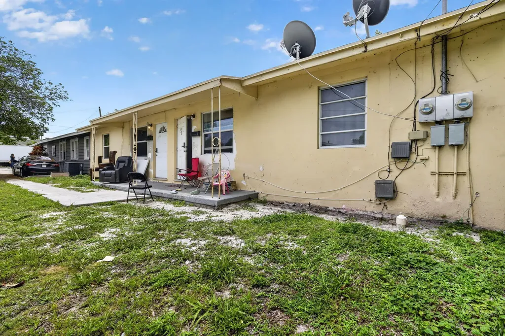 807 14th Street West Palm Beach FL 33401