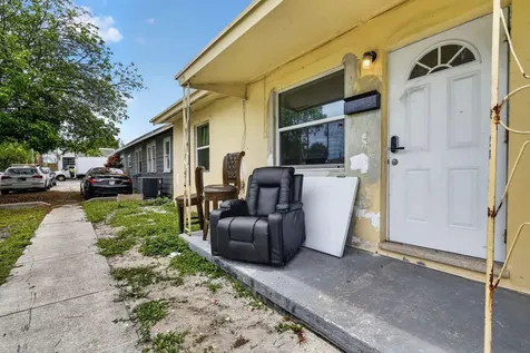 807 14th Street West Palm Beach FL 33401