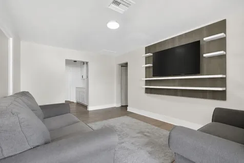 807 14th Street West Palm Beach FL 33401