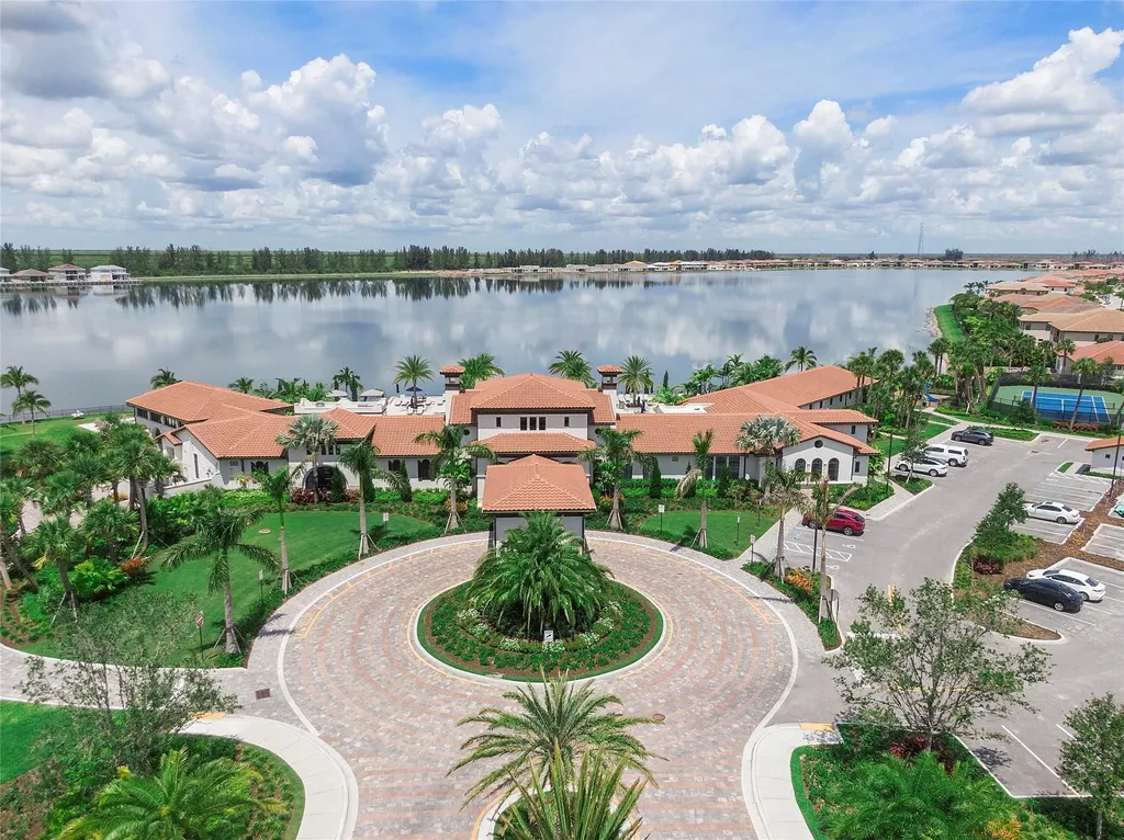 9245 W Parkland Bay Trail Parkland FL 33076