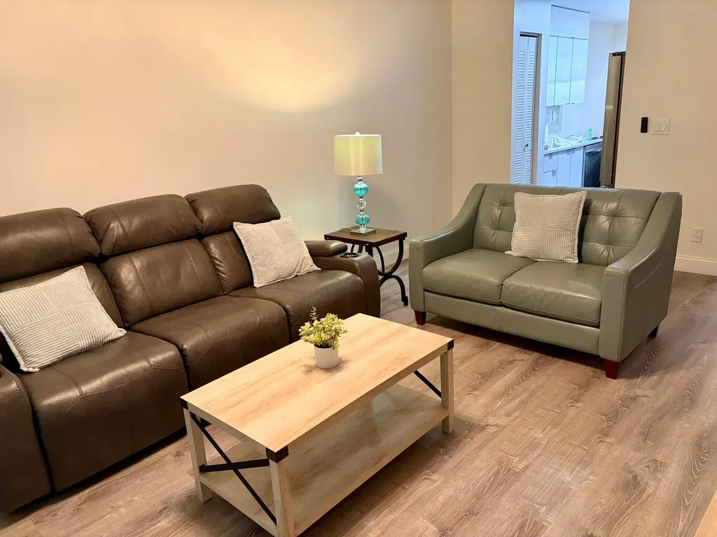1357 NW 94th Way Coral Springs FL 33071