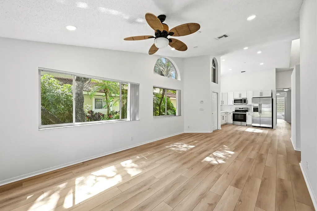7618 S Pinewalk Drive S Margate FL 33063