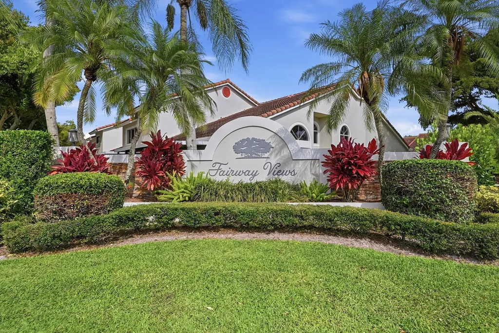 7618 S Pinewalk Drive S Margate FL 33063