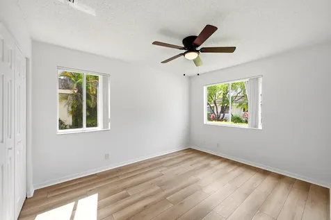 7618 S Pinewalk Drive S Margate FL 33063
