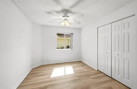 7618 S Pinewalk Drive S Margate FL 33063