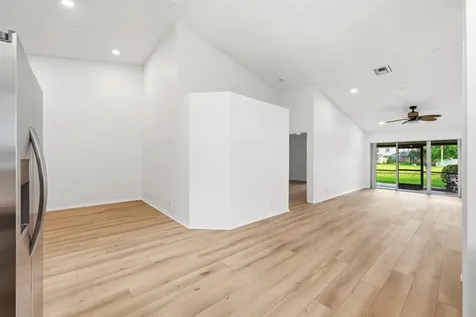 7618 S Pinewalk Drive S Margate FL 33063