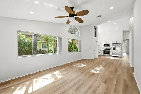 7618 S Pinewalk Drive S Margate FL 33063