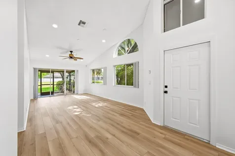 7618 S Pinewalk Drive S Margate FL 33063