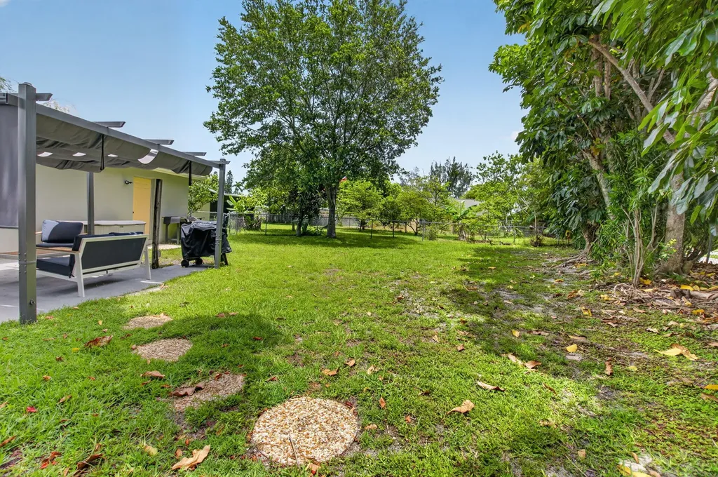 9734 Alaska Circle Boca Raton FL 33434