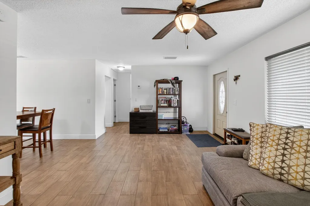 9734 Alaska Circle Boca Raton FL 33434