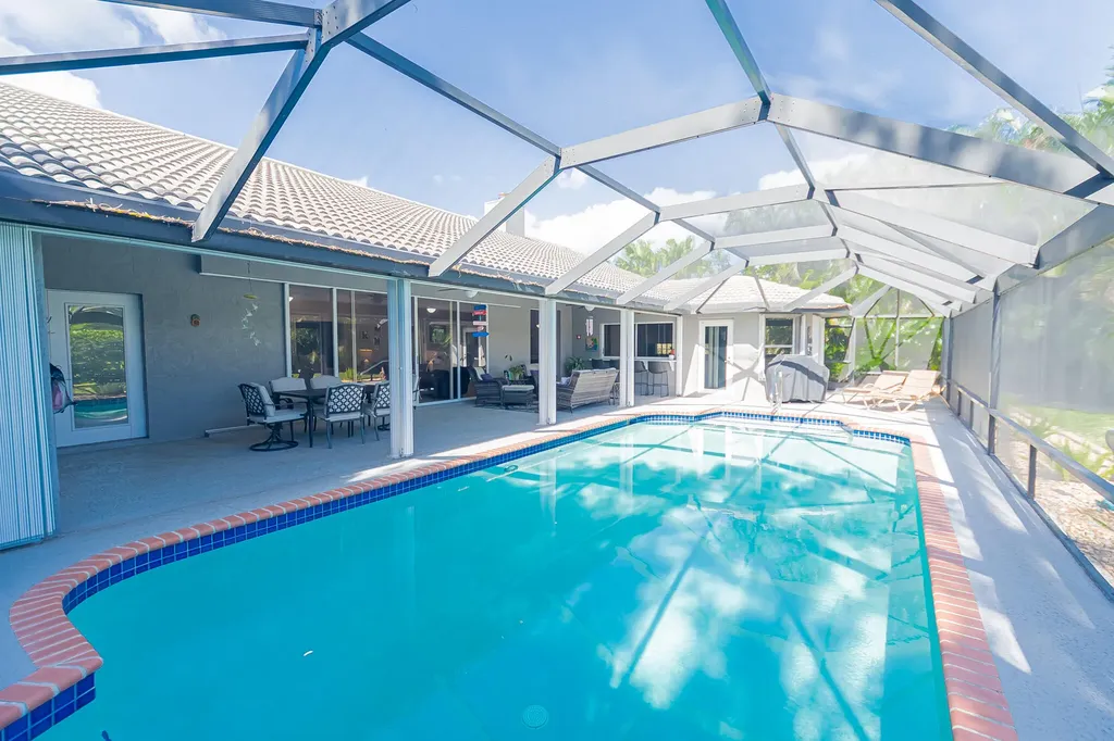 1375 SW Bent Pine Cove Port St Lucie FL 34986